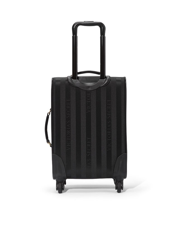 Carry on roller outlet