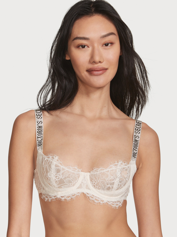 https://www.victoriassecret.ae/assets/styles/VS/11210531/image-thumb__2325909__product_zoom_large_800x800/11210531_34Y5_1121053134y5_om_f.jpg