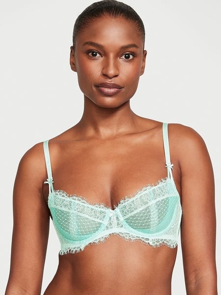 https://www.victoriassecret.ae/assets/styles/VS/11238748/image-thumb__2592427__product_listing/11238748_6A24_112387486a24_om_f.jpg